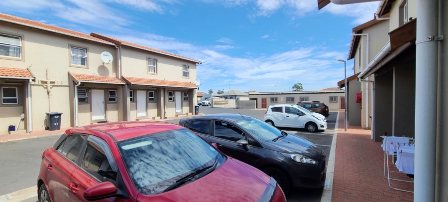2 Bedroom Property for Sale in Stratford Green Western Cape
